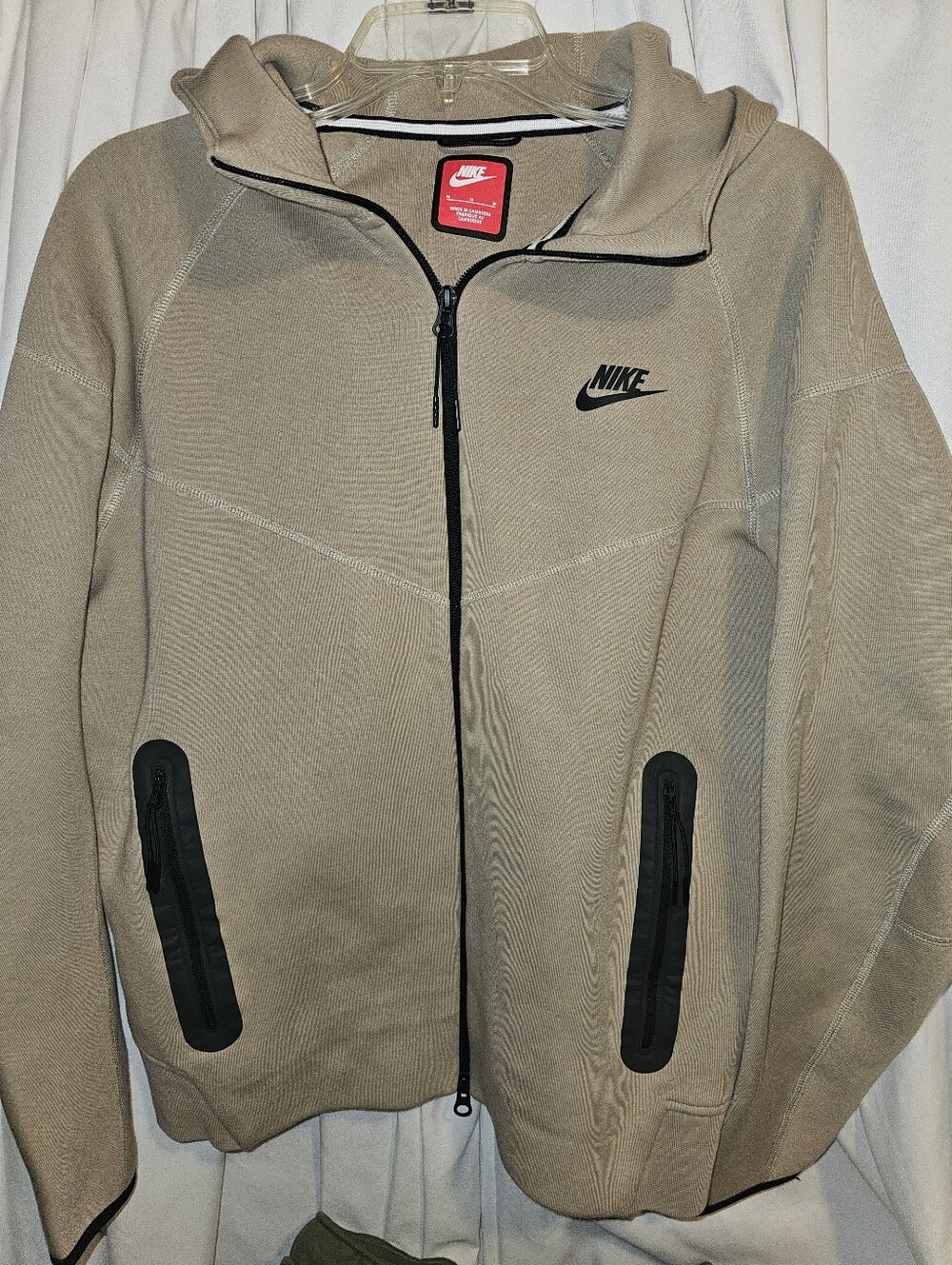 Nike Men’s Beige Zip-Up Lightweight Jacket with Black Trim Sz. M